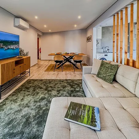 Apartment T2 Vista Mar - Ac Wifi Com 2 Casas De Banho Portimao