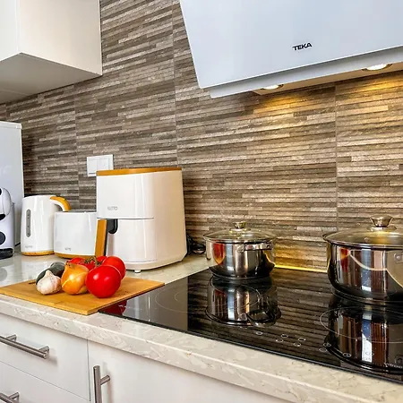 Apartment T2 Vista Mar - Ac Wifi Com 2 Casas De Banho *